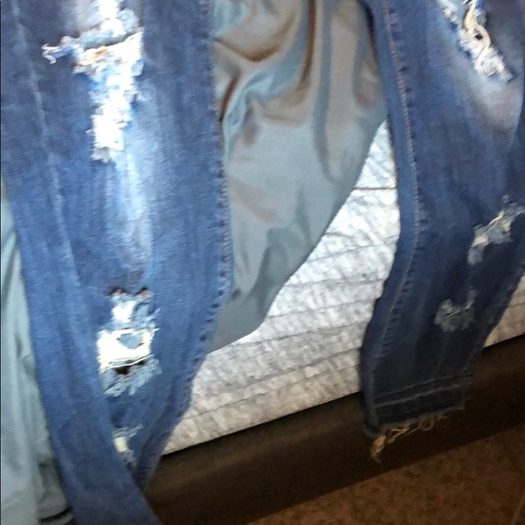 Jeans - Picture 2 of 4